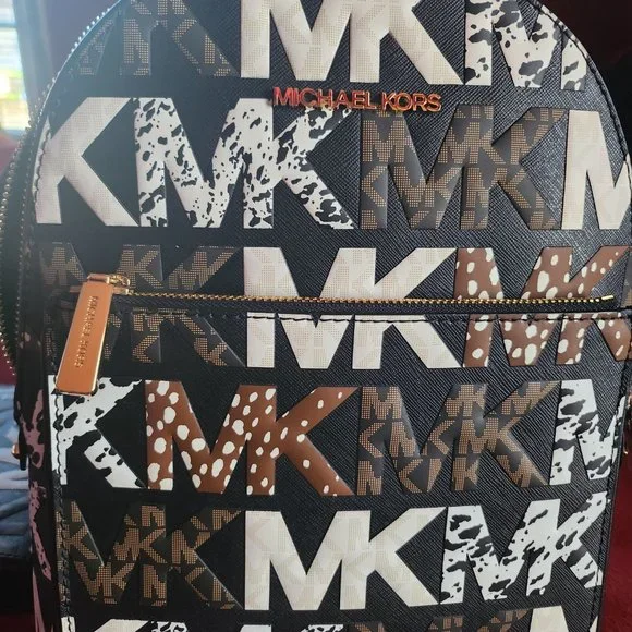 Michael Kors Adina Backpack - Picture 4 of 6